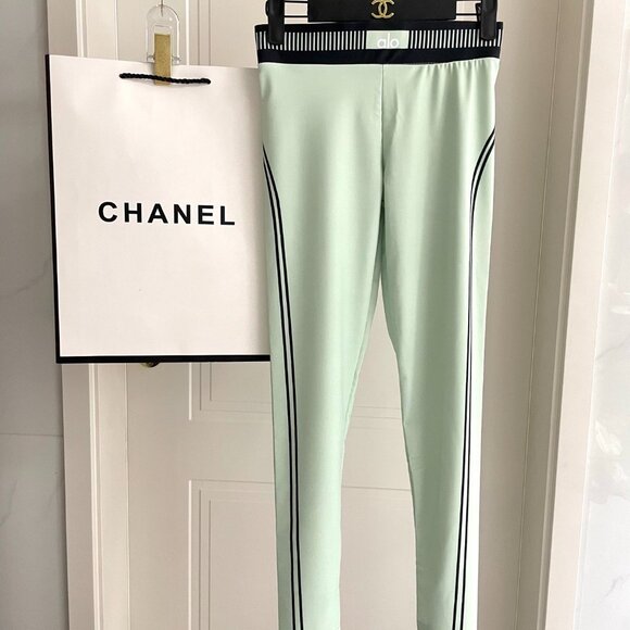 ALO Yoga Green Activewear Set Sz M - Picture 6 of 6